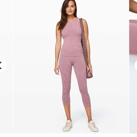 Lululemon leggings Reveal Crop *Zen Expression
Vintage Mauve light pink - Picture 6 of 6